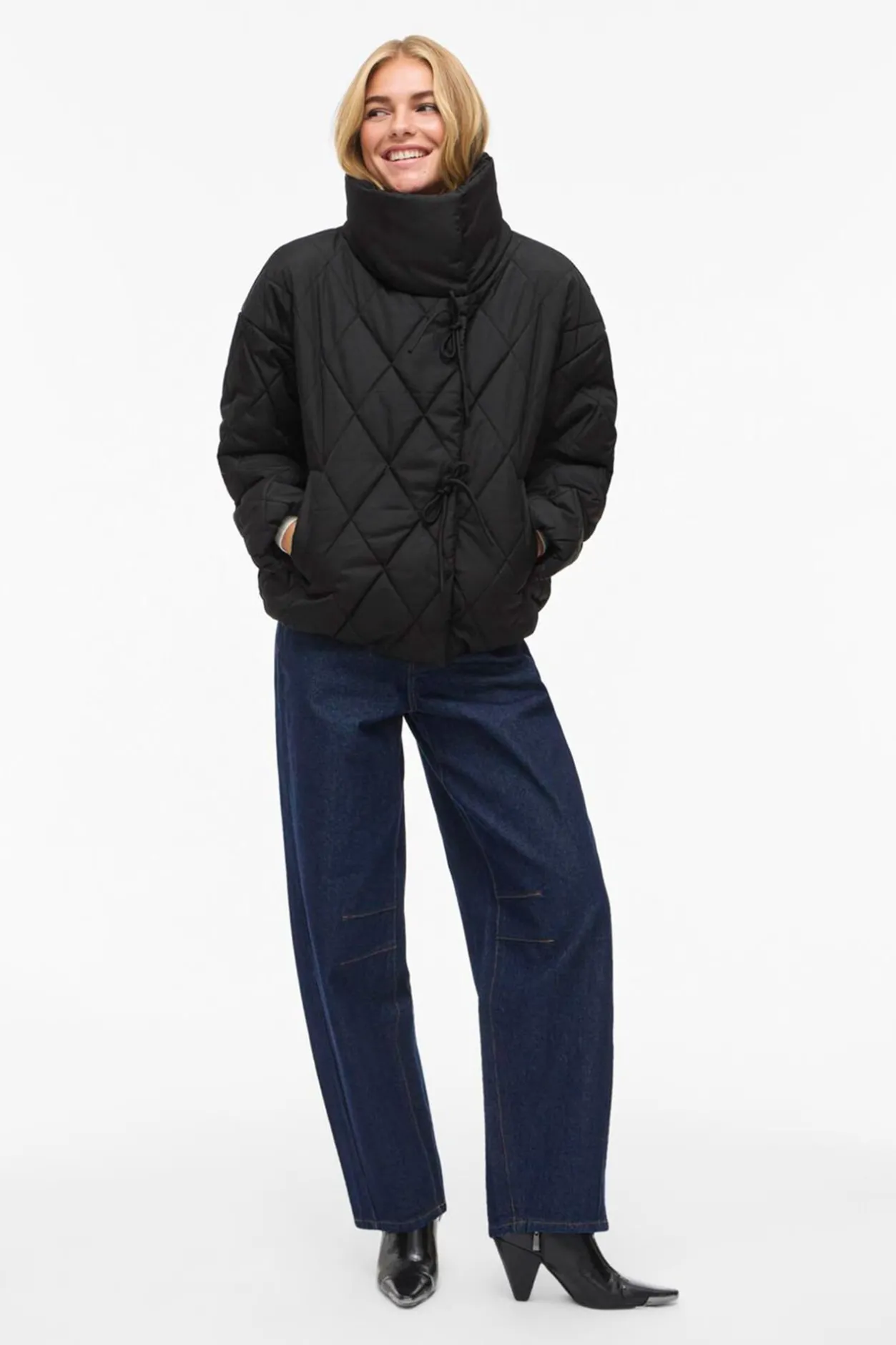 Vila Abrigo acolchado cuello chimenea Negro Online