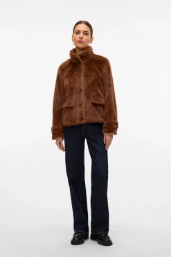 Vero Moda Abrigo corto efecto pelo Marr&oacute;n oscuro Outlet