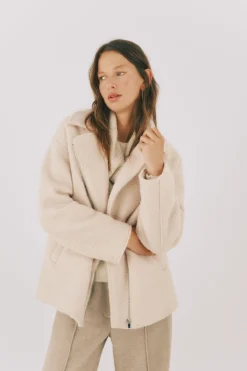 Cortefiel Abrigo corto silueta biker Marfil Best