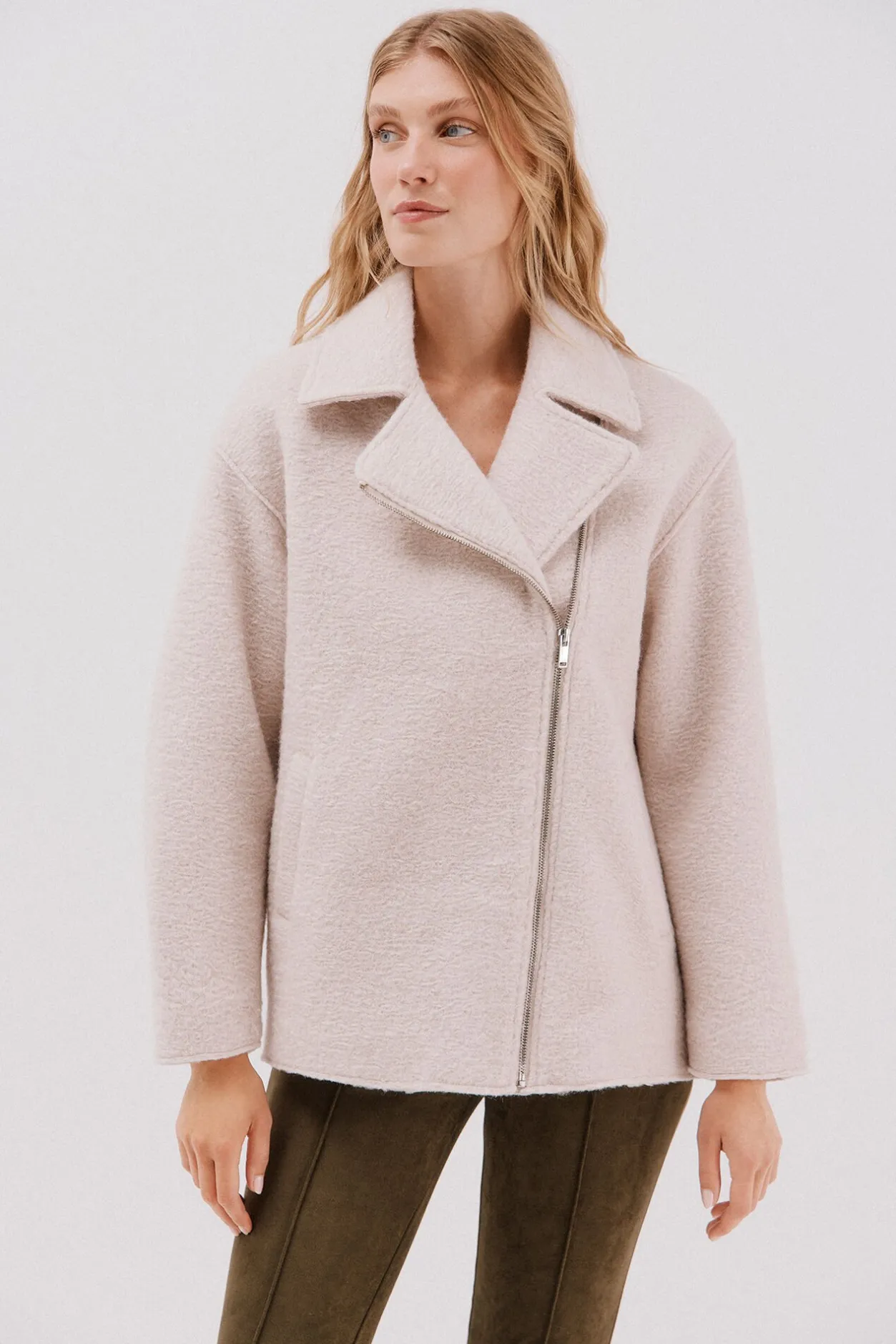 Cortefiel Abrigo corto silueta biker Marfil Best