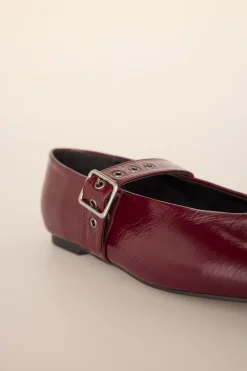 Pedro del Hierro Bailarina de piel con arandelas Burdeos Best