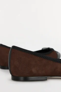 Pedro del Hierro Bailarina de piel con puntera de logo Marr&oacute;n Best