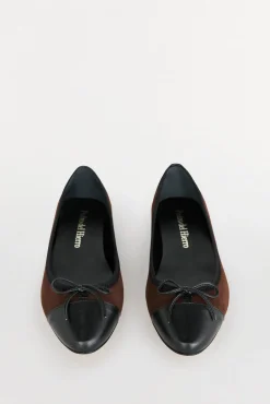 Pedro del Hierro Bailarina de piel con puntera de logo Marr&oacute;n Best