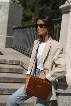 The Code Bandolera charlotte praline Marr&oacute;n Outlet