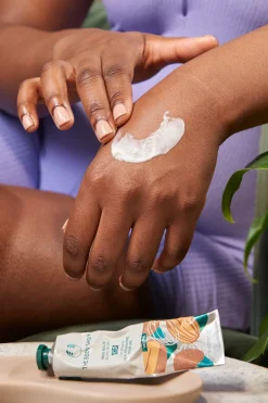 The Body Shop Bálsamo de Manos de Karité 30 Multicolor