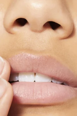 Nuxe Bálsamo labial hidratante con fragancia de merengue de limón Verde Hot