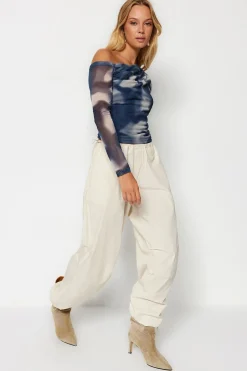 Trendyol Blusa con cuello asimétrico verde Online