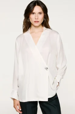 Selected Blusa cuello pico detalle metálico Blanco Hot