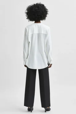 Selected Blusa fluida con cuello de pico confeccionada con materiales reciclados Blanco Outlet
