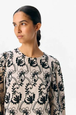 Object Blusa tejido bordado Estampado beige New