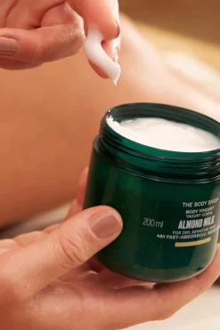 The Body Shop Body Yogurt de Leche de Almendras 200ml Multicolor Hot