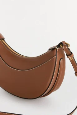 Pedro del Hierro Bolso bandolera ovalado de piel Marr&oacute;n Clearance