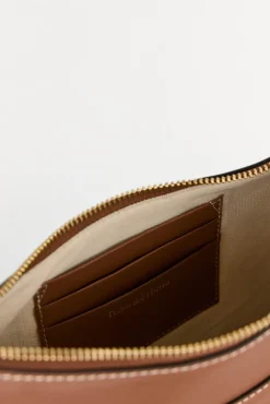 Pedro del Hierro Bolso bandolera ovalado de piel Marr&oacute;n Clearance