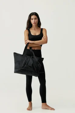 Born Living Yoga Bolso multiusos Away negro Outlet