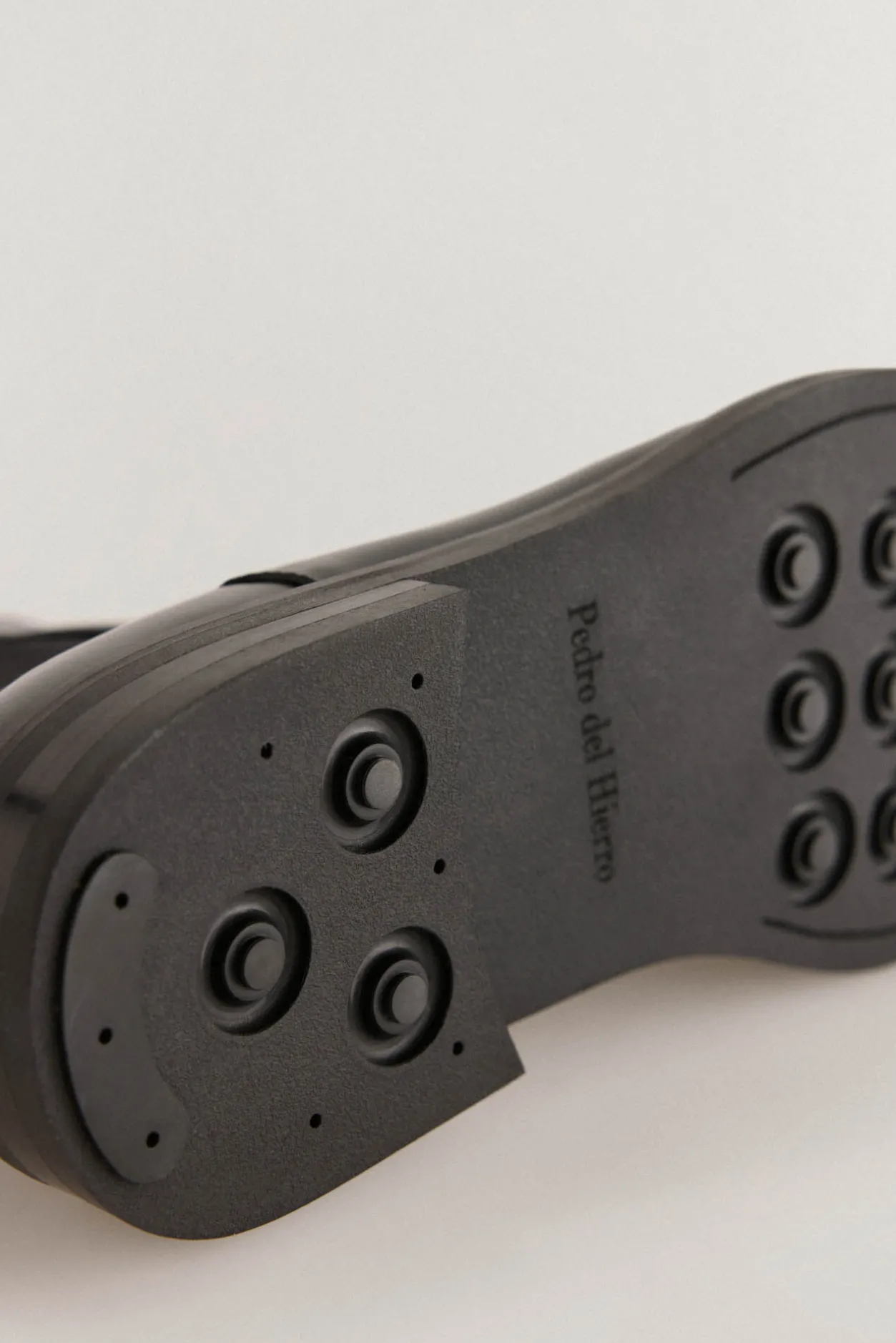 Pedro del Hierro Bota piel gomas laterales Negro Sale