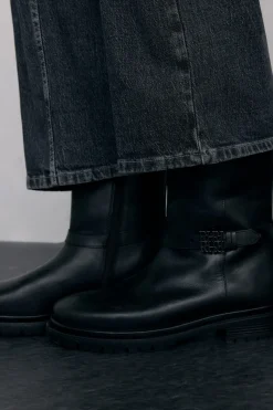 Pedro del Hierro Botin plano de piel con hebilla de logo Negro Clearance