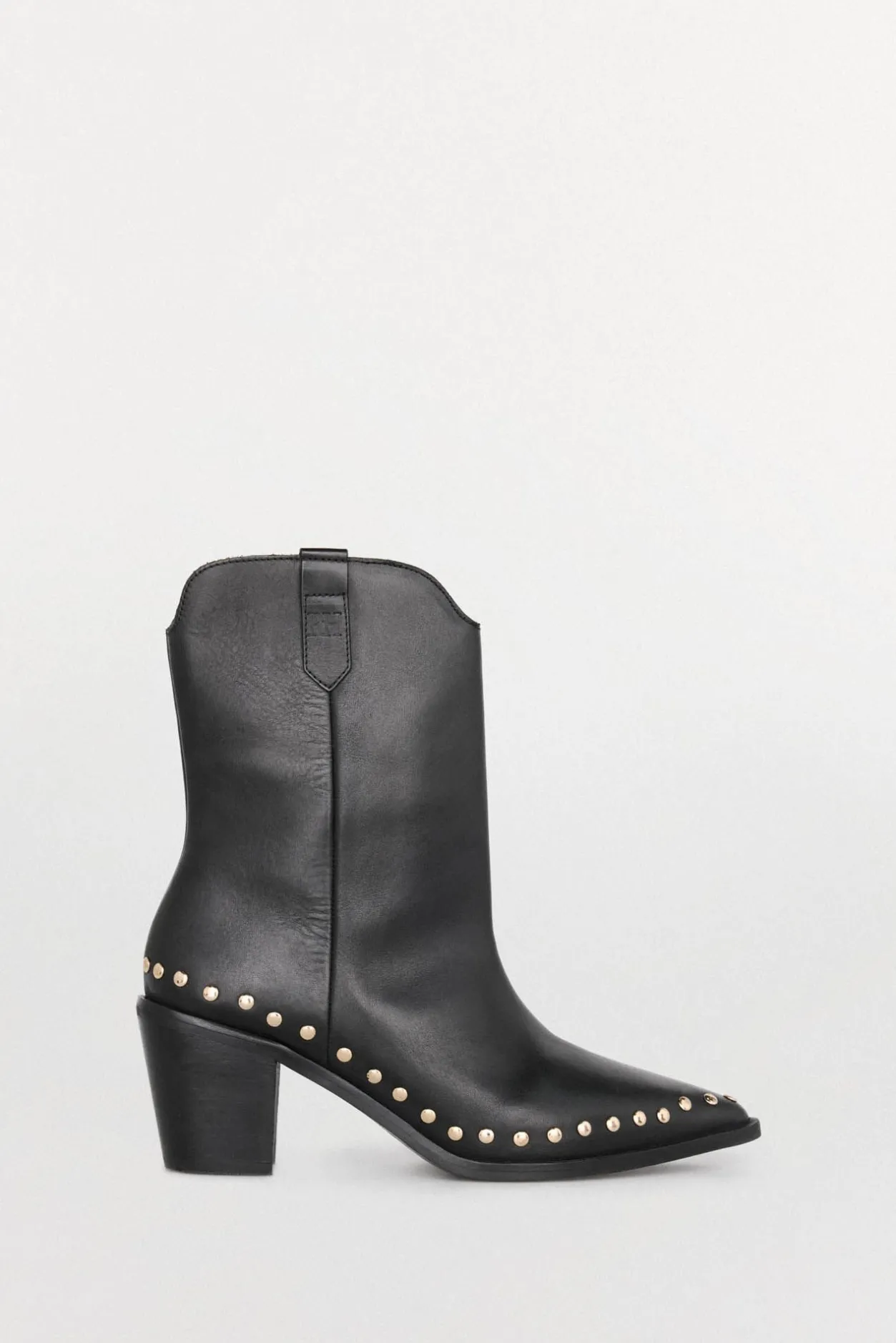 Pedro del Hierro Botin tacón con tachas en piel Negro Outlet