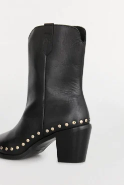 Pedro del Hierro Botin tacón con tachas en piel Negro Outlet