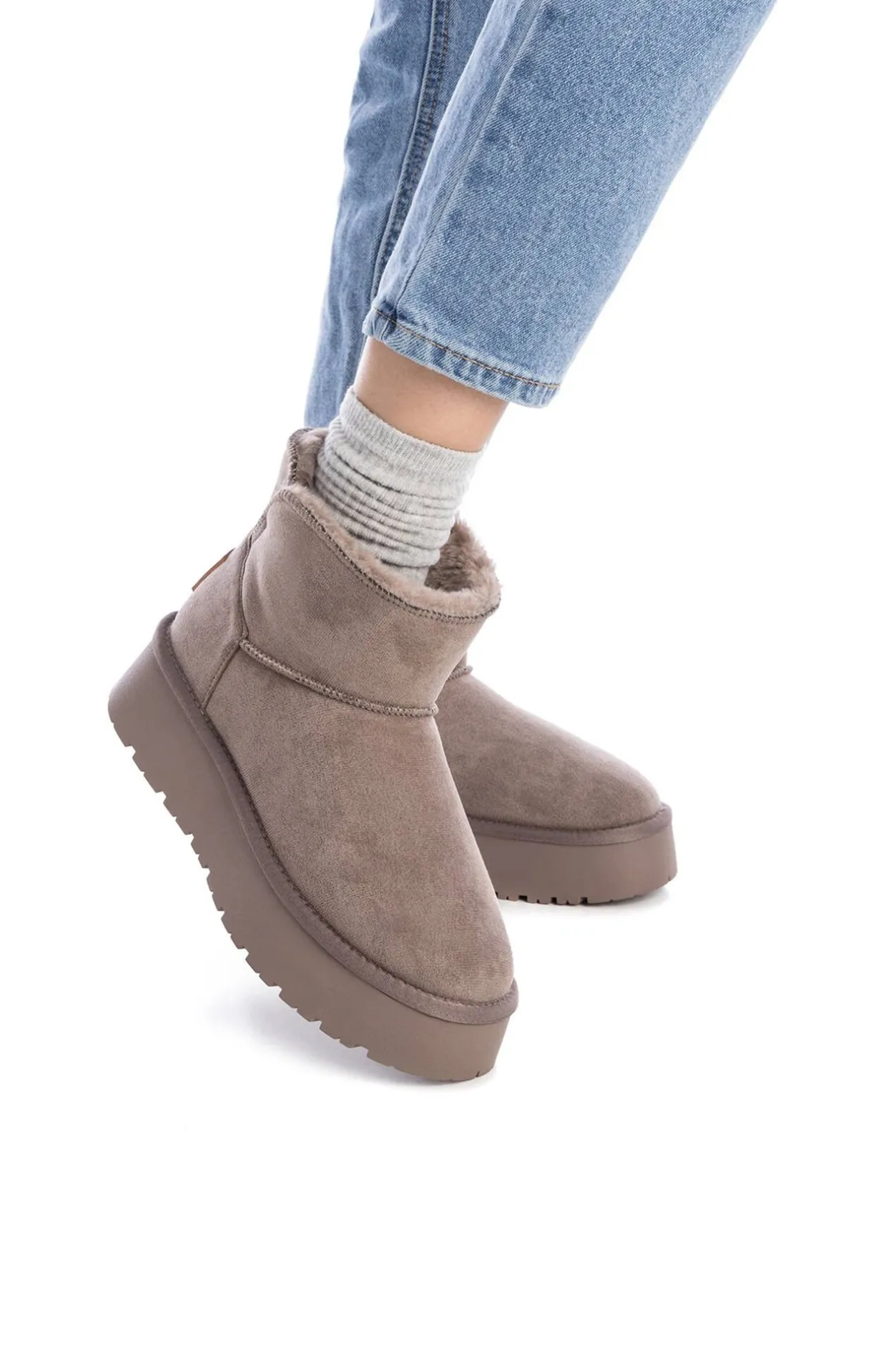 XTI Botin Tipo Australiana beige New