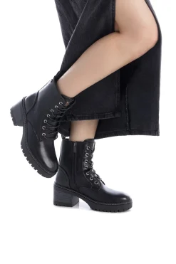 XTI Botín con cordones Negro
