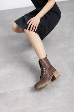 XTI Botín con cordones Marr&oacute;n oscuro Discount