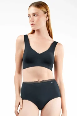 Gisela Braga alta básica con galón de encaje negro New