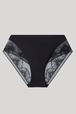 Gisela Braga alta encaje floral negro