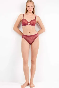 Gisela Braga alta encaje floral negro Hot