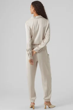 Vero Moda Camisa de manga larga efecto satinado Beige Discount