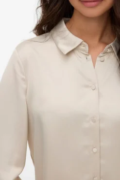 Vero Moda Camisa lisa satinada Beige