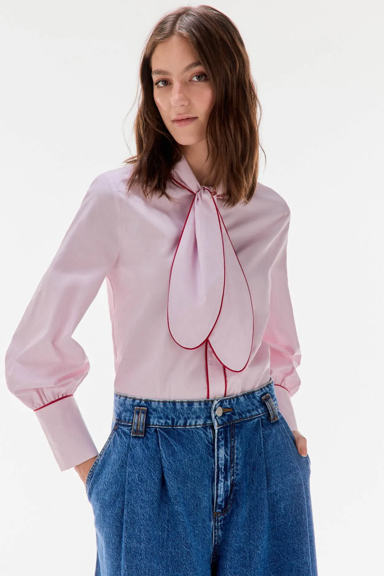 TFP by Tamara Falcó Camisa rayas lazo Burdeos