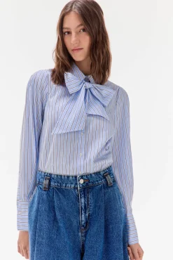 TFP by Tamara Falcó Camisa rayas lazo Azul Hot