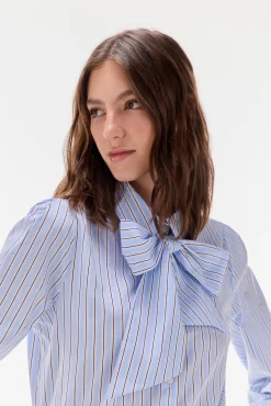 TFP by Tamara Falcó Camisa rayas lazo Azul Hot