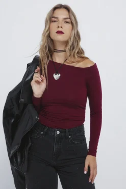 Springfield Camiseta ajustada escote asimétrico burdeos Hot