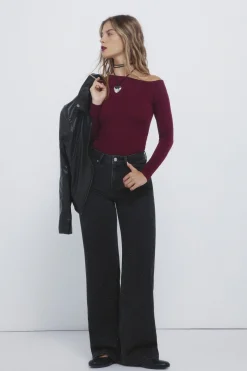 Springfield Camiseta ajustada escote asimétrico burdeos Hot