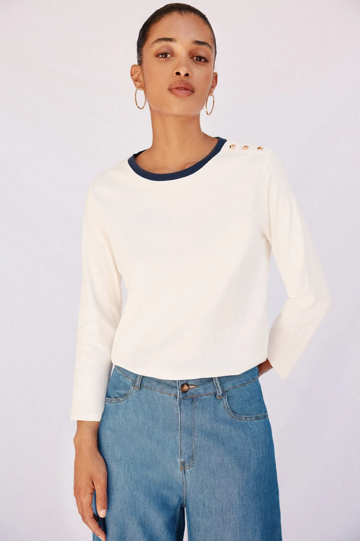 Cortefiel Camiseta básica botones dorados Marfil Online