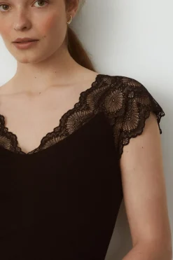 Vila Camiseta canalé con encaje Negro Clearance