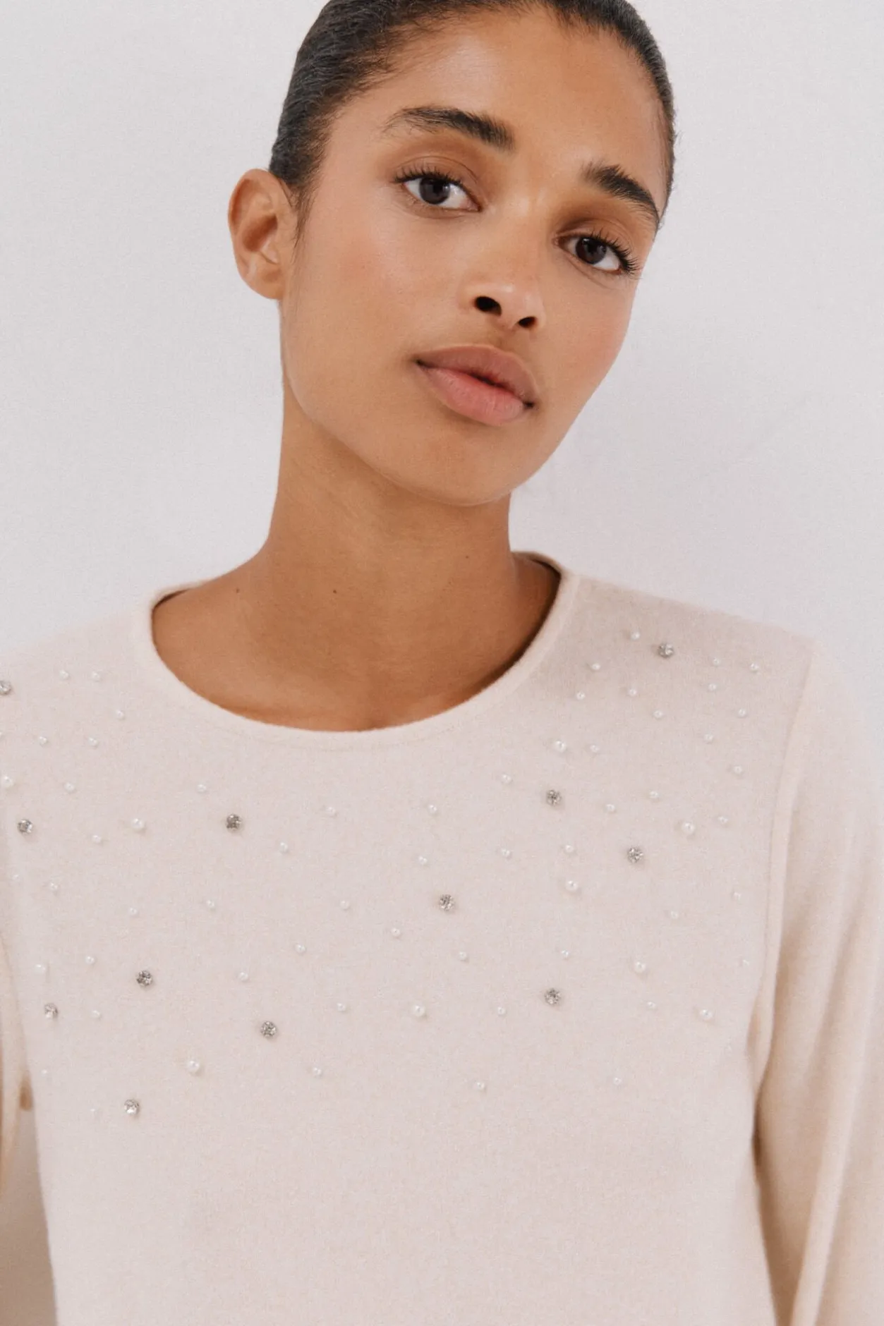 Cortefiel Camiseta detalle perlas y strass Marfil Online