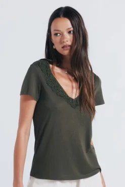 Springfield Camiseta escote crochet kaki