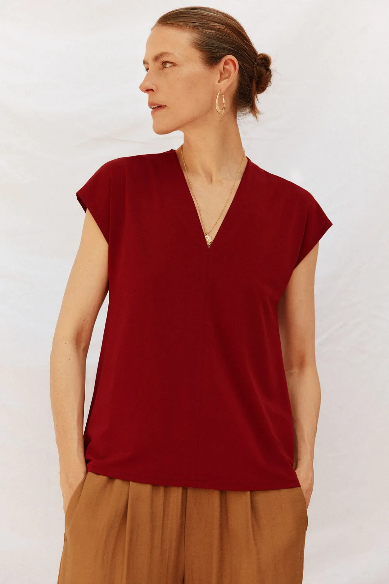 Cortefiel Camiseta estamapda escote pico fruncido Granate Discount