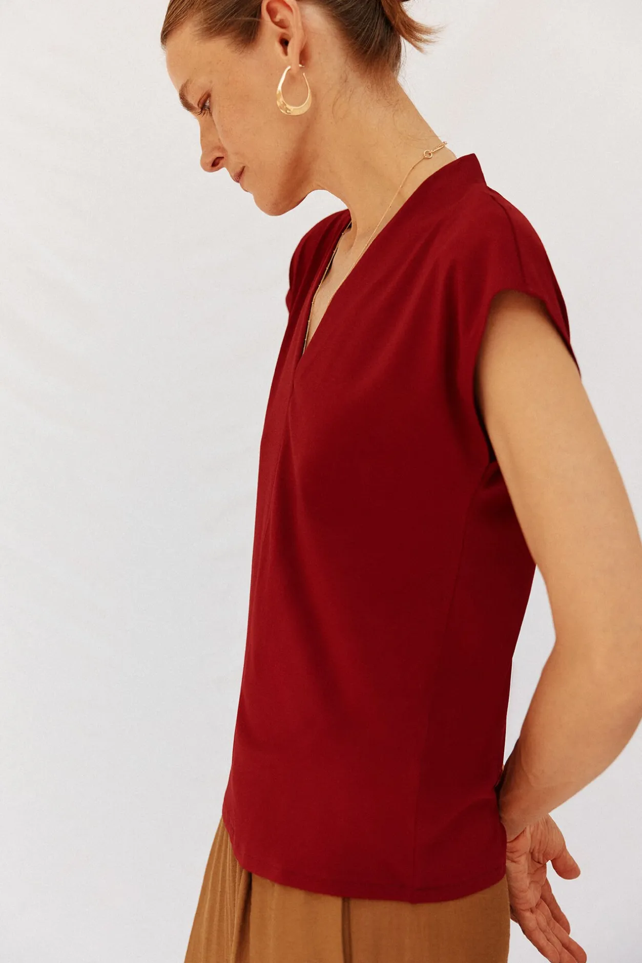 Cortefiel Camiseta estamapda escote pico fruncido Granate Discount