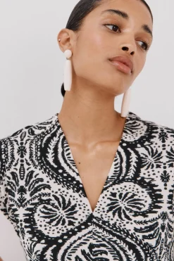 Cortefiel Camiseta estamapda escote pico fruncido Estampado blanco Hot