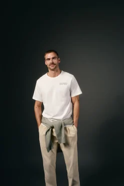 OOTO Camiseta gráfica Marfil Clearance