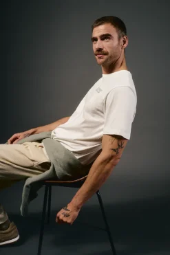 OOTO Camiseta gráfica Marfil Clearance