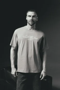 OOTO Camiseta gráfica lavada Kaki Discount