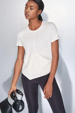 Dash and Stars Camiseta manga corta blanco drapeado beige Hot