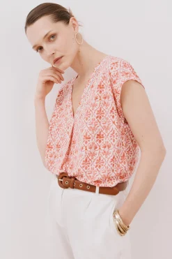 Cortefiel Camiseta pico con detalle puntilla Estampado gris Outlet