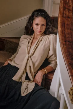 Hoss Intropia Carrie. Blusa con lazada Marfil Clearance