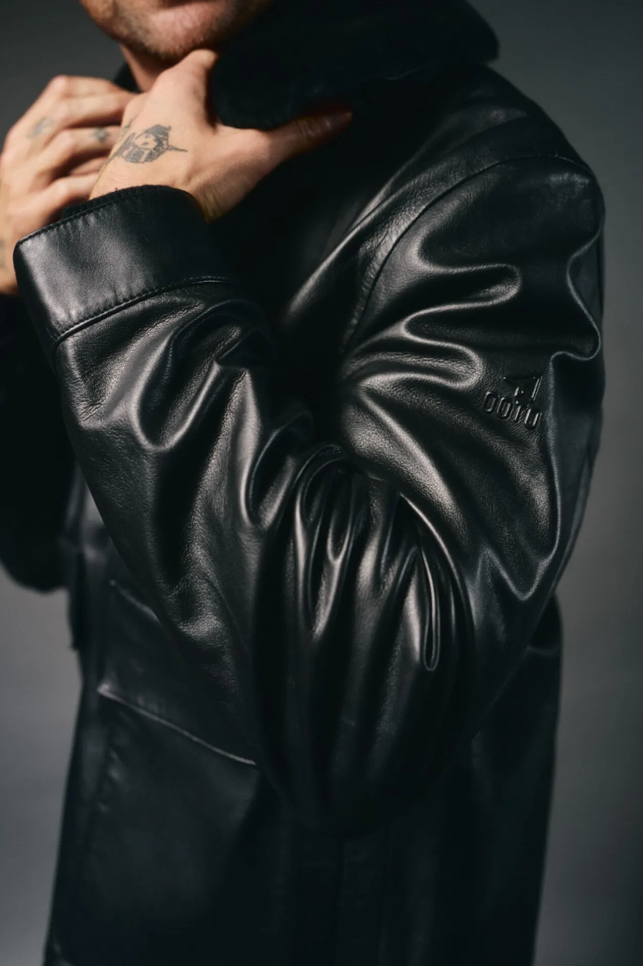 OOTO Cazadora piel cuello camisero Negro Discount