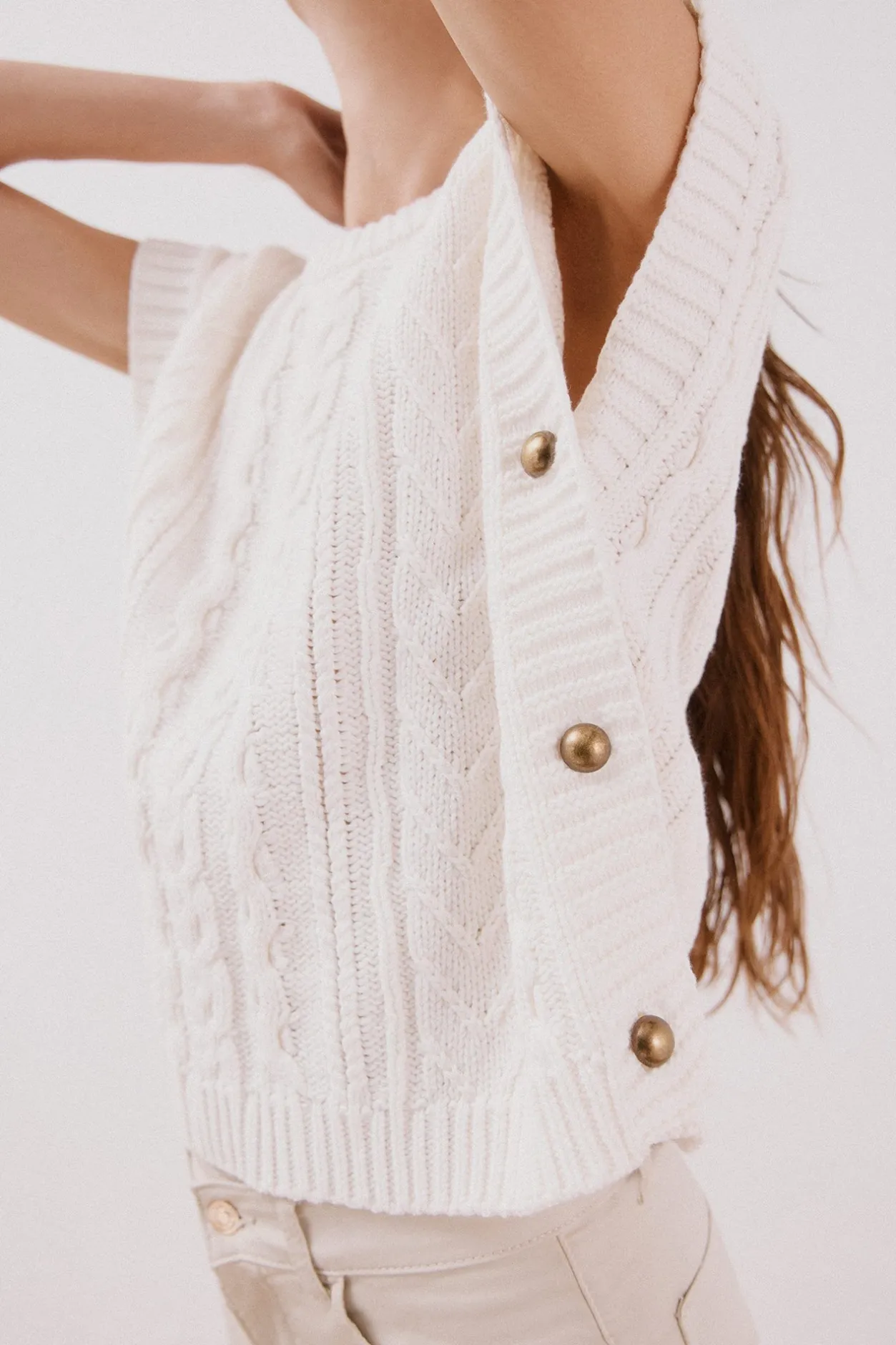 Cortefiel Chaleco botones laterales Marfil Outlet